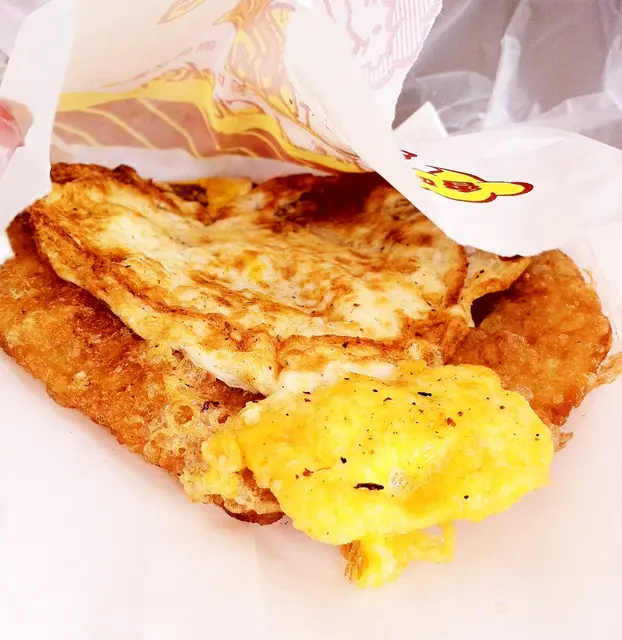 和平東路/溫州街巷口-蔥油餅加蛋的傳統好味道