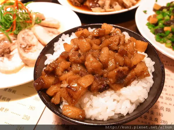 GRD3日誌---01042015 My灶再訪：60元一碗的滷肉飯