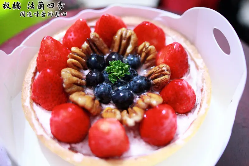 闖進味蕾的莓田