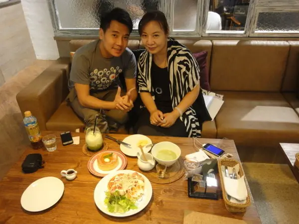 (美食 台北 忠孝敦化站) Vznaomom ~ 來自東京原宿的蘇芙蕾厚鬆餅