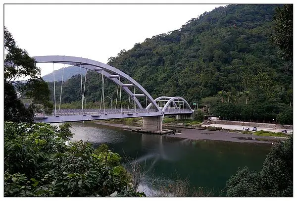 【新北市新店】新北市烏來區．美景 美食 音樂的幸福饗宴．燕子湖畔景觀餐廳❤LA VILLA WULAI❤