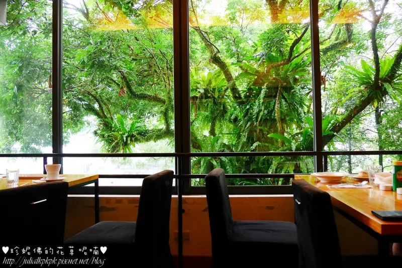 【新北-新店區】La Villa Wulai湖畔景觀餐廳，用餐氣氛佳，星期六、日晚上還有現場音樂演奏