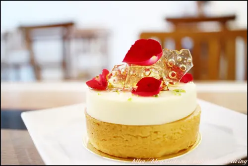 台中美食：Terrier Sweets小梗甜點～期間限定千層派、美麗可口的「曖昧」蛋糕