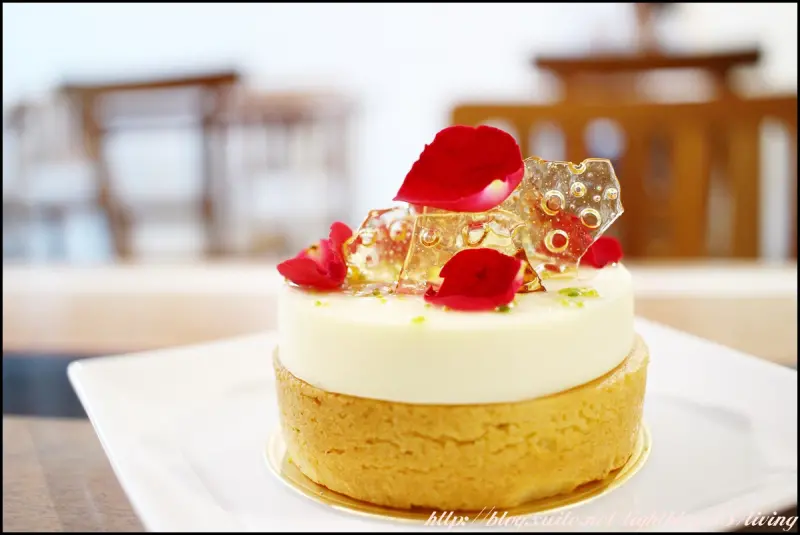 台中美食：Terrier Sweets小梗甜點～期間限定千層派、美麗可口的「曖昧」蛋糕