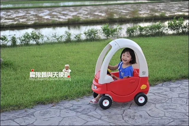 《宜蘭礁溪民宿景點》宜蘭馬西的店快炒．礁溪田念民宿~親子公共空間超大．有木工彩繪DIY和隱藏版桶仔雞的平價樸實民宿(上)