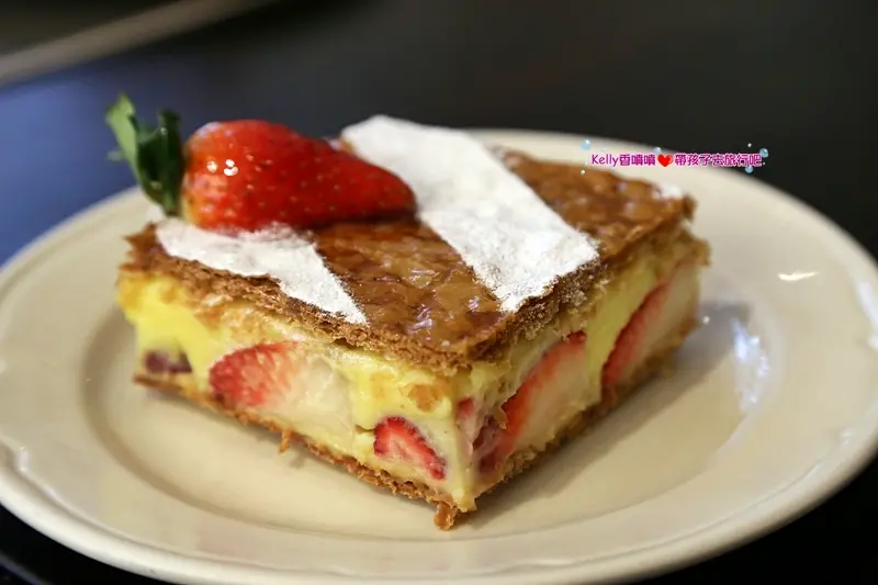 [新竹]好吃無法擋的PAUL。草莓千層派把魚小翊也淪陷了