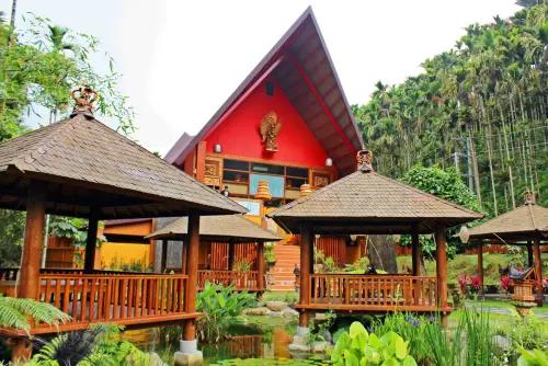 群山圍繞隱身深山中，道地南洋異國峇里島風情‧烏布雨林主題餐廳