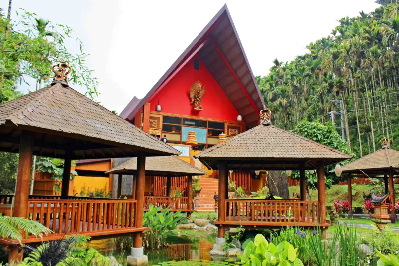 群山圍繞隱身深山中，道地南洋異國峇里島風情‧烏布雨林主題餐廳