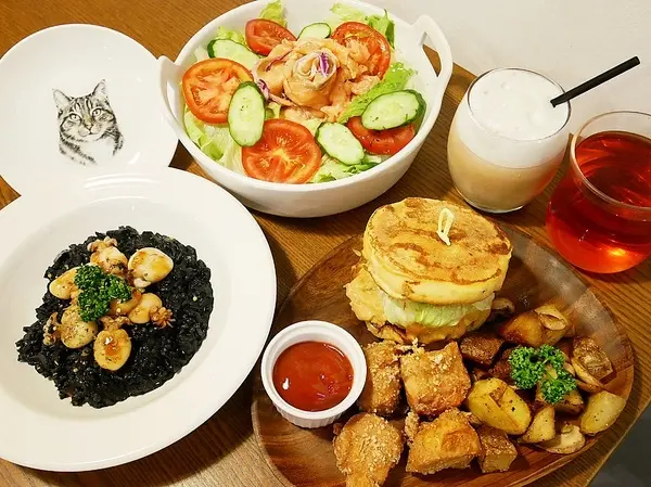 Toast Chat-台北捷運國父紀念館站貓咪餐廳早午餐  餐點高水準  難怪總是高朋滿座              