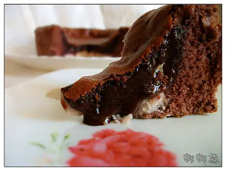 【宅配 美食】巧克力岩漿爆出來了!~山田村一<巧克力半熟凹蛋糕>