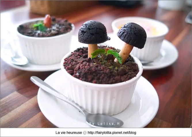 《台中♥食記》the cafe 惹咖啡。隱藏版菇菇盆栽好療癒，還有超可愛的貓掌布蕾呦！