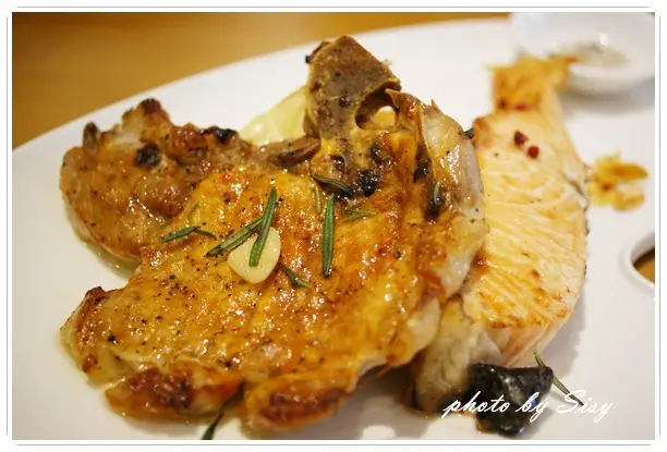 育成蕃薯藤自然食堂 永和店 ~ Tina廚房 ~享受美食也能發揮愛心，一起幫助心智障礙的小天使們~ 新北市庇護工場 ~ 半自助buffet ~ 四號公園附近美食 ~ 台北美食