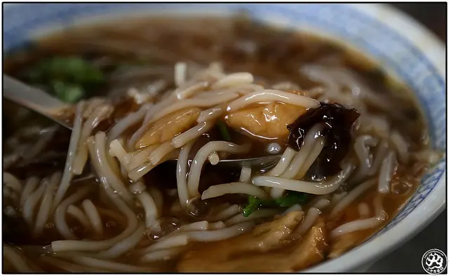 【虎亂吃一通出走篇】【宜蘭】宜蘭小吃三連發 北門綠豆沙牛奶大王、巷仔內海蝦餅、文昌宮米粉羹