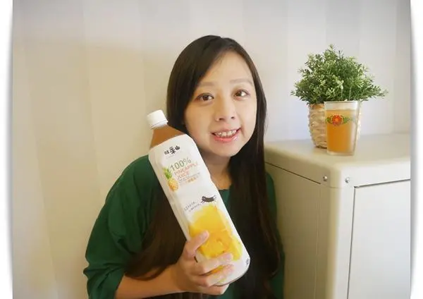 「旺萊山百分百純鳳梨汁」全家大小都能享用的天然酸甜味。