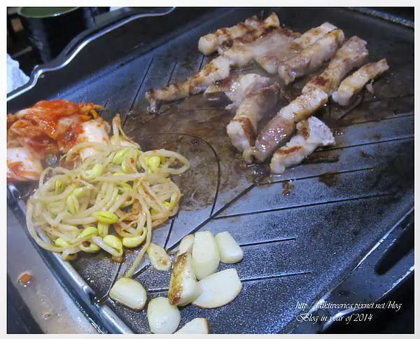 『呷』「捷運新店市公所站」☆ 韓笑味 ☆ 不輸韓國在地的烤五花肉