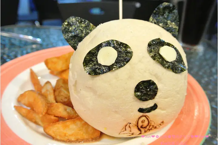 【遊記】oO。台南　雙魚２次方美式漢堡　圓仔漢堡吃過嘛？！而且親自動手做圓仔漢堡，好有成就感！。o○。