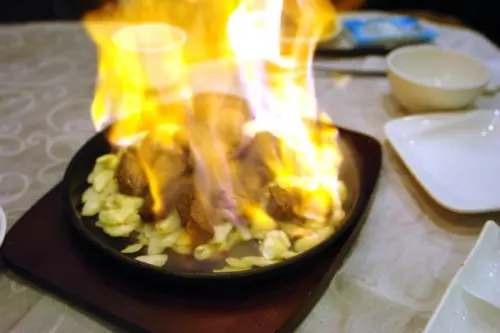 巧味膳房--大江南北老餐館--也有火焰