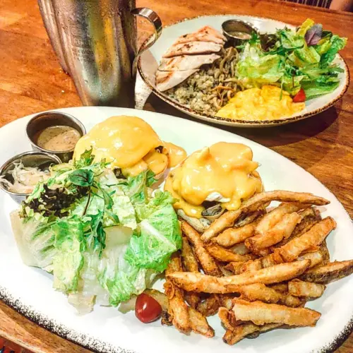 貳樓 仁愛店/ 寵物友善餐廳❤早午餐全天候供應，還有低碳飲食料理可供選擇，飲料也能無限續杯喔。