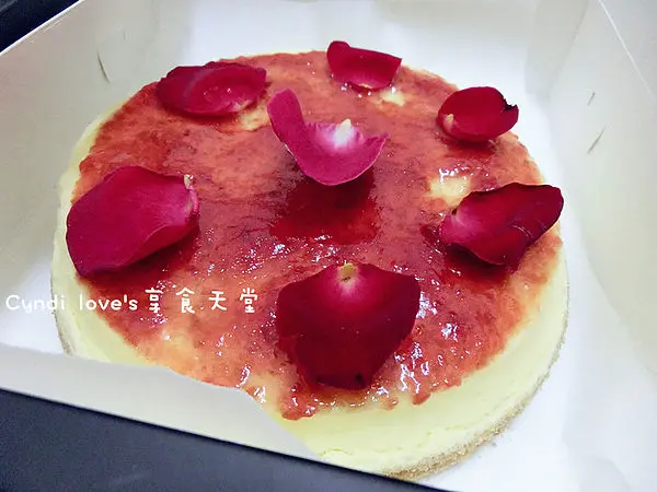 美食▶台中│月亮奇司起司烘焙專賣店。玫瑰濃起司，埔里玫瑰花瓣，母親節送媽媽好窩心!﹝母親節蛋糕、優惠活動﹞