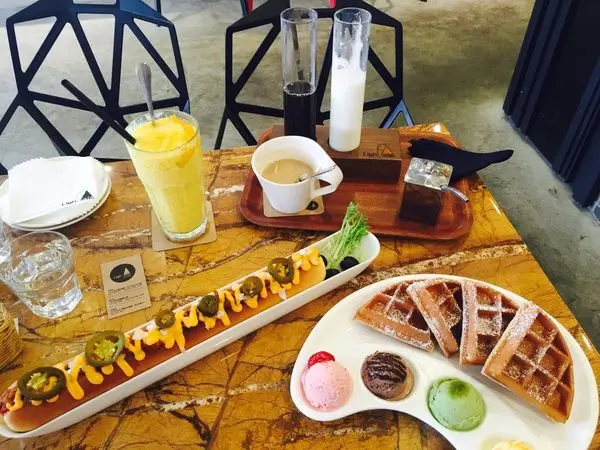 捷運台電大樓站✿路燈咖啡 Light cafe(師大店)✿特色100分~路燈咖啡 調色盤鬆餅 28號熱狗堡!! 好拍好吃!!