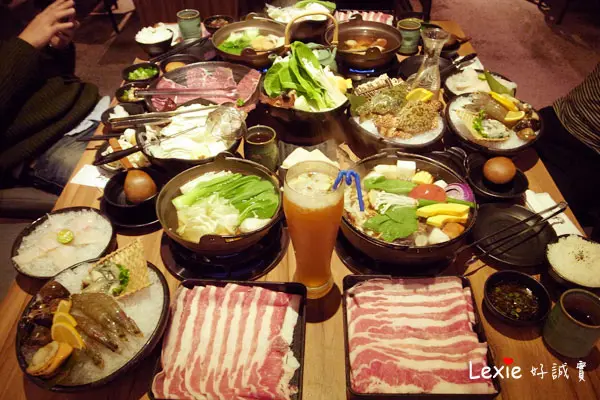 食記【台北】三峽-上水樸石精緻竹炭鍋，環境優食材棒CP值普普