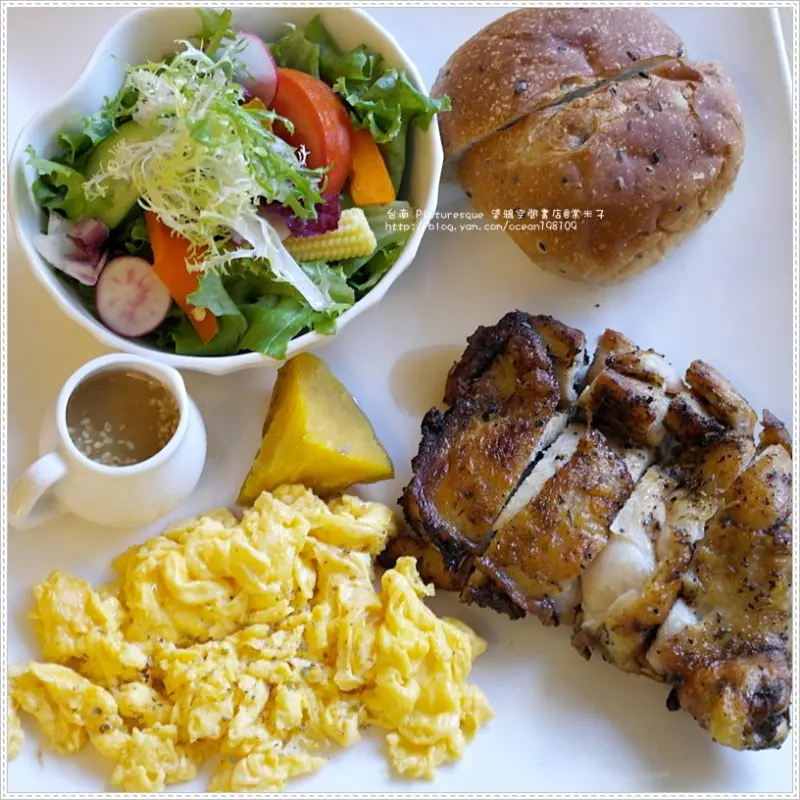 [台南東區] Picturesque 塗鴉空間書店-一個給人溫暖和舒適的用餐環境!