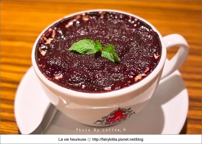 《北市中正區♥食記》Labu Café 菈柨咖啡。創意小驚喜，好勾錐的提拉米蘇盆栽！