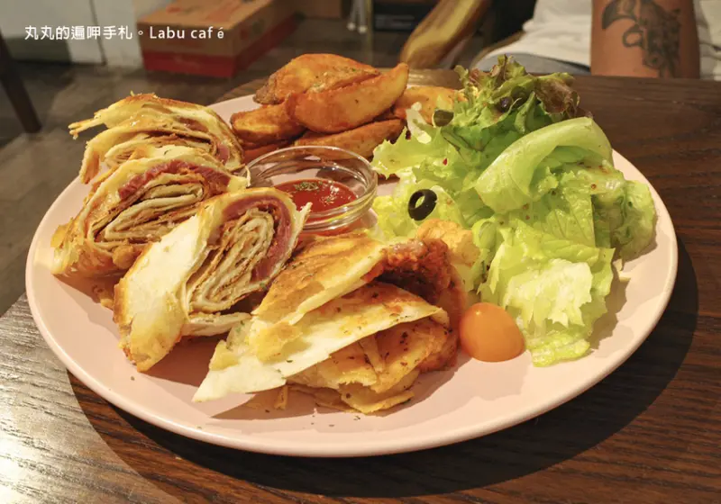 東門早午餐推薦。Labu café。永康商圈永康街早午餐推薦。不限時咖啡廳免費wifi寵物友善。推薦提拉米蘇麻糬鬆餅、網美果昔系列。大安區咖啡廳推薦(菜單Ｍenu價格)