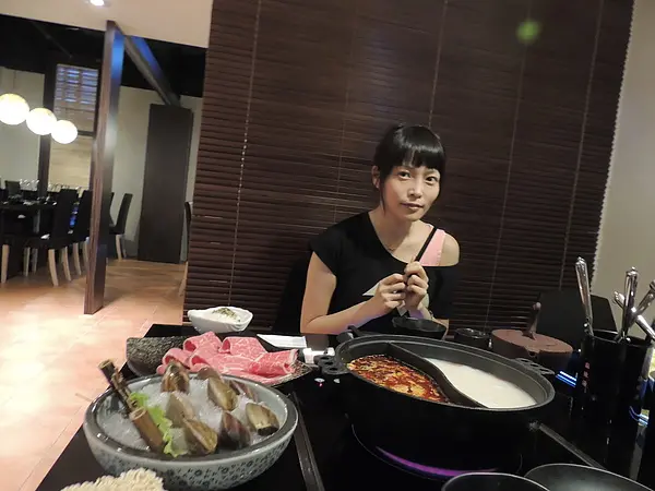 嚴選鍋品食尚鴛鴦麻辣鍋....優惠送很大!!