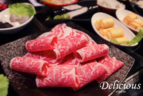 ►北車超好吃火鍋推薦：嚴選鍋品麻辣鴛鴦火鍋，週年慶午餐時間七折好划算 (二訪)