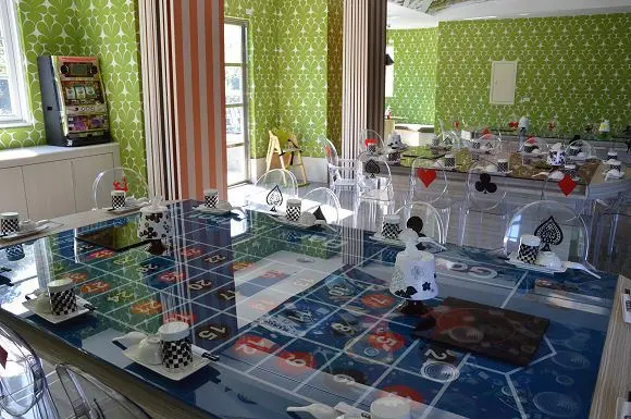 在賭場內享用養生火鍋~~埔里「菇霸鮮鍋」