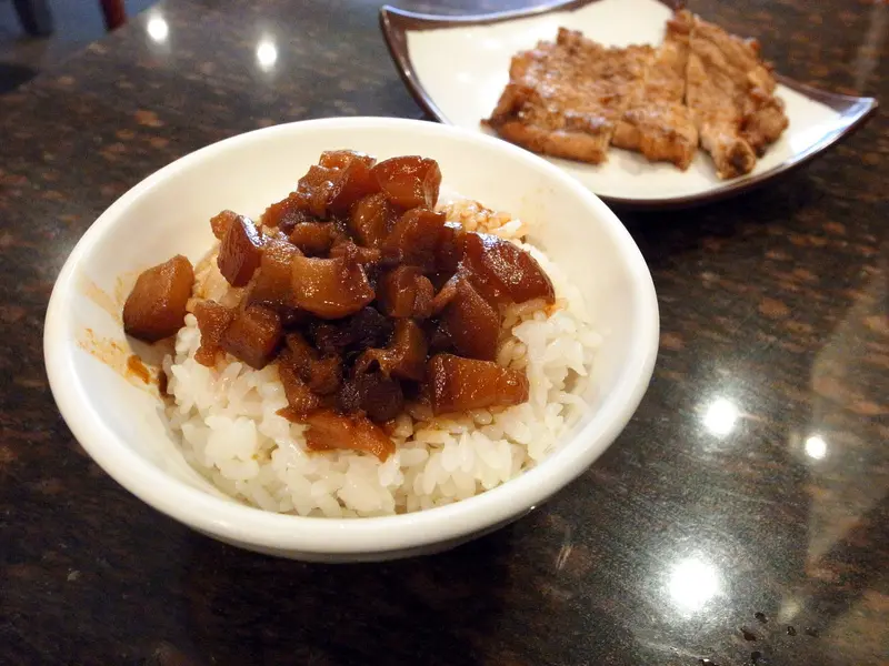 GRD3日誌---29042013 尋訪五大魯肉飯其三：金仙魯肉飯松山總店