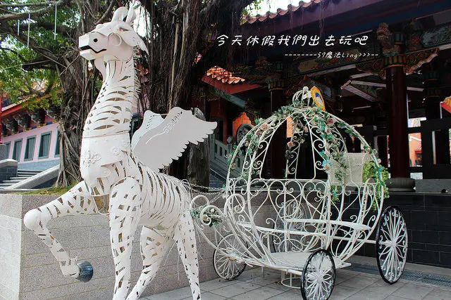 [ 台南⊙北門]南鯤鯓廟月老彩繪牆。月老好姻緣愛情意象彩繪牆和情人座