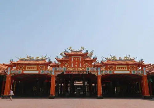 【拜拜】心誠則靈台南古蹟南鯤鯓代天府／富麗堂皇宛如皇宮／求財求姻緣（內有影片／借發財金／台南景點／注意事項）