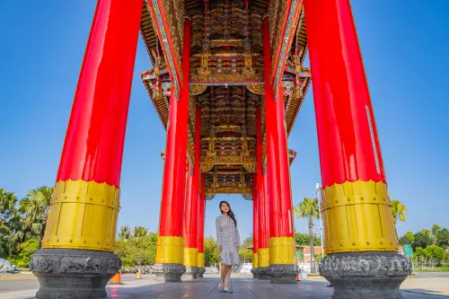 【北門景點】南鯤鯓代天府：在巨型牌樓下感受渺小，探訪全台王爺的大本營