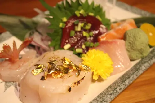 台北/中山  囂張美食~體驗日本岩手縣的豪邁金箔大干貝!!!【微風建一食堂 】