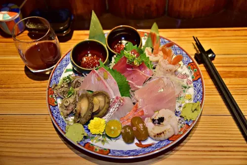 微風 建一食堂 ll 無菜單日式料理，給你視覺饗宴、更是味蕾之旅， 親民三種價位，每一種價位都能吃到令人驚豔、料理豐富的日式料理