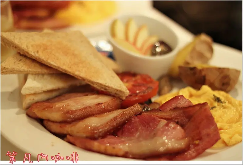 ＊大口吃肉早午餐－第凡內咖啡(更名旅人咖啡)
