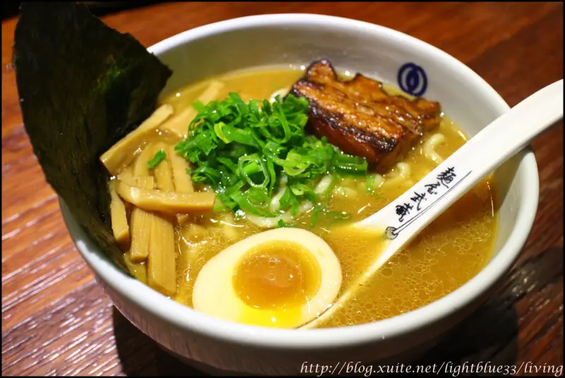 [ 忠孝敦化站美食 ] 麵屋武藏～ 來自東京的武士魂拉麵，虎嘯限定雞湯拉麵