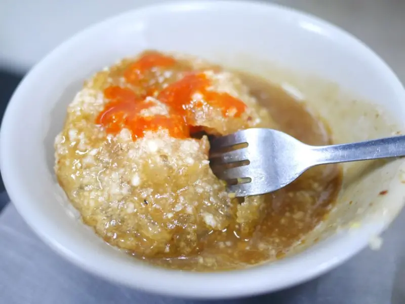 【彰化美食】阿三肉圓，來彰化遊必嚐的台灣小吃，酥脆炸肉圓皮脆肉多汁。