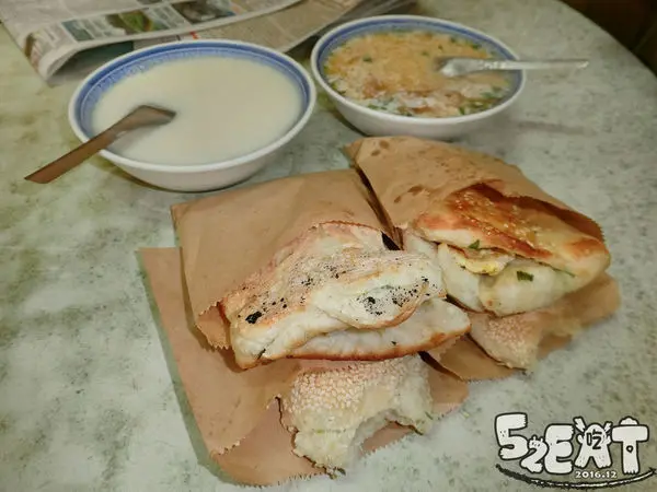 台北信義區美食早餐》和記豆漿菜單價位大公開！超人氣碳烤厚燒餅來襲~台北信義區必吃美食小吃餐廳推薦。