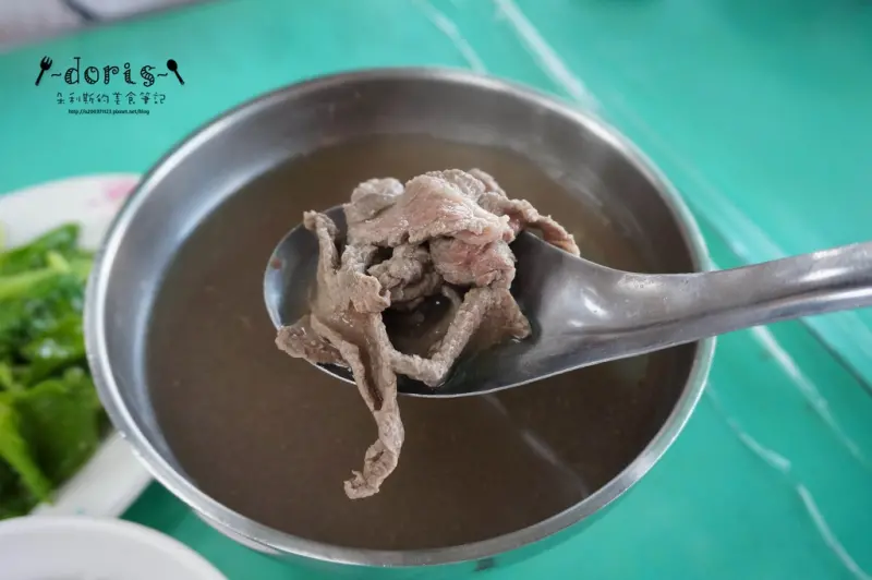 ♚食記♚台南北區 牛肉湯 五花肉湯 清燉牛腩湯 牛骨髓湯 麻油牛心 麻油腰只 薑絲炒牛雜 薑絲炒牛肚 沙茶牛肉炒飯 沙茶牛肉炒麵 滷牛肚 芥藍炒牛肉 苦瓜炒牛肉 清炒芥藍菜 牛肉湯專賣店 台南小吃-旗