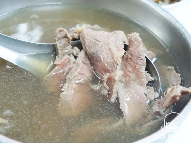台南美食)旗哥牛肉湯-五分熟牛肉配上甘甜湯頭令人難忘/台南美食/台南牛肉湯