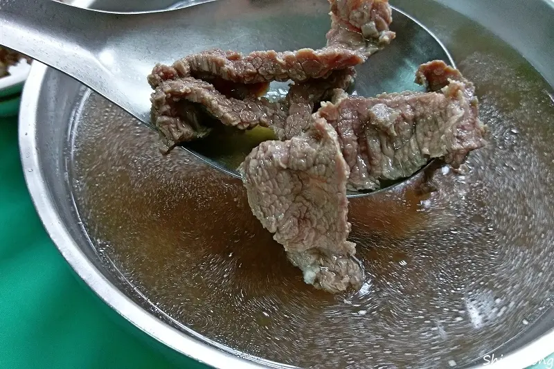 【台南】北區 ★ 旗哥牛肉湯 - 溫體牛鮮甜好滋味，牛肉湯送牛肉燥飯 ~