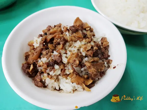 【台南美食】府城特色點牛肉湯送牛肉燥飯《旗哥牛肉湯》附專屬停車場