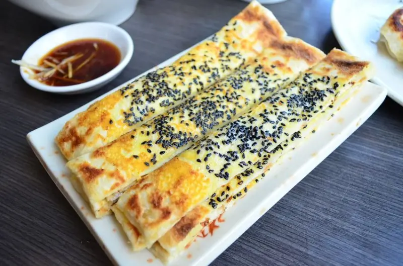 西螺美食_東城北方麵食館│用餐時刻就湧現人潮的西螺小吃，有我愛的綠豆沙鍋餅！ - 愛伊特candy的分享樂園