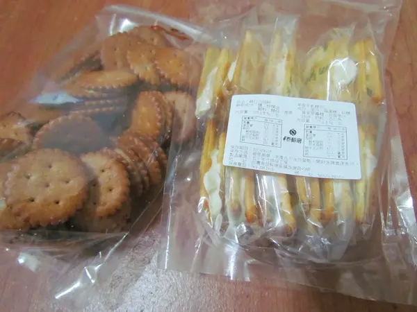 網路夯美食~泰酥府之蘇打餅牛軋糖‧鈕扣餅牛軋糖