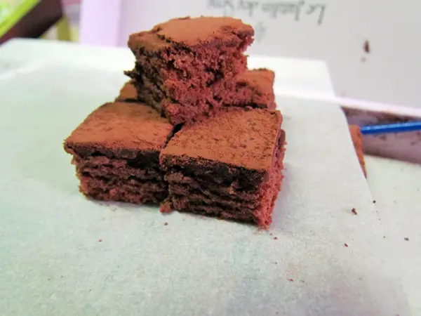 ├南投清境遊之伴手禮┤福堂餅行‧愛羅馬生巧克力蛋糕、法蔬條