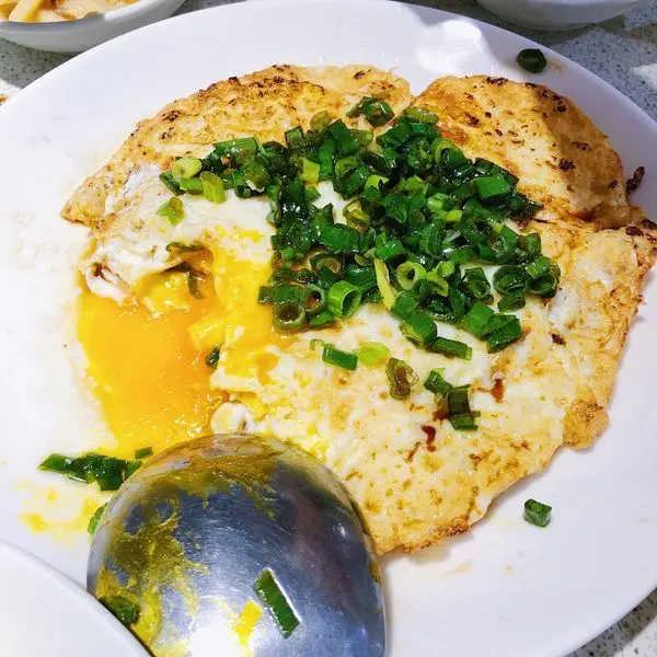 [台北台式]中山國中站「海真私房菜」懷舊又復古的平價眷村菜/爆漿熗鍋蔥蛋香濃又美味/發哥來台必吃美食/附菜單