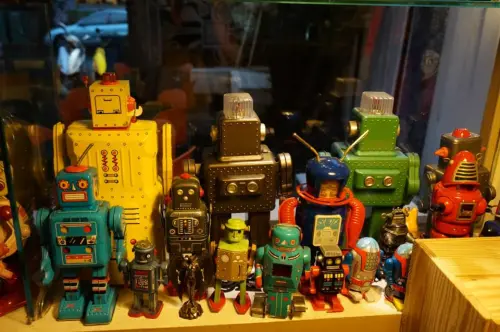 【台中。食記】機器人餐廳＿鐵皮駅 喵喵喵~